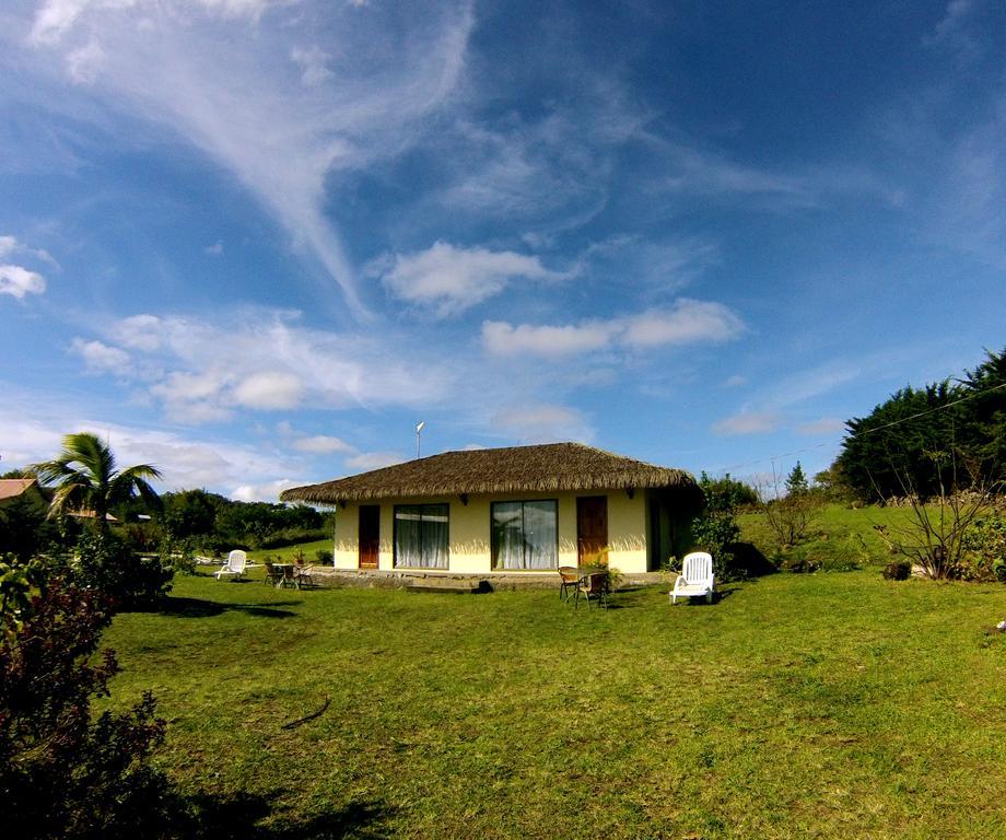 Cabanas Honu Nui Villa Hanga Roa Exterior photo